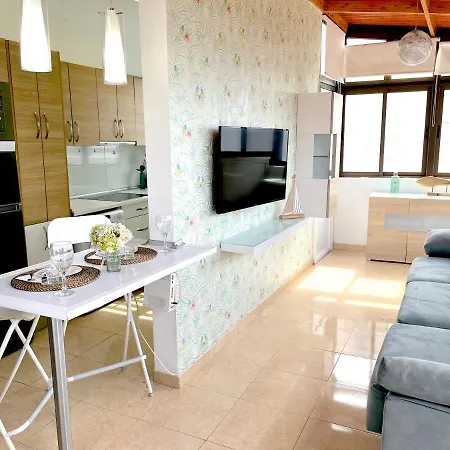 Atico En Primera Línea De Playa De Apartamento Melenara